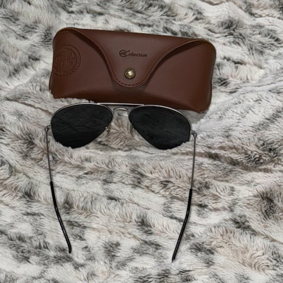 Ray-Ban RB 3025 Aviator Black w/ Grey Green (G15) Lens 58-14-135 - Picture 2 of 2